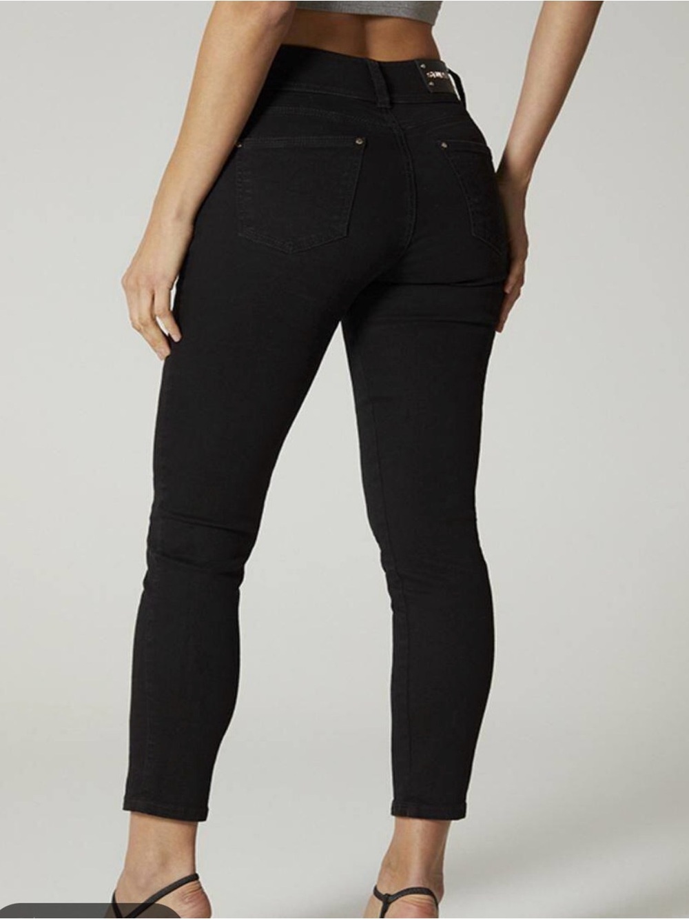 Universal Thread Black Mid-Rise Ankle Skinny Jeans